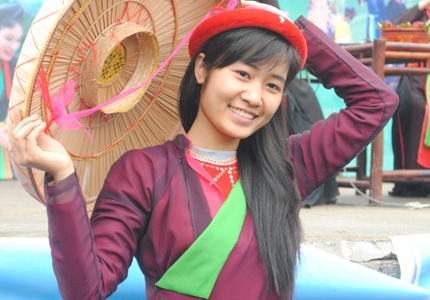 Thiếu nữ, Kinh Bắc, Hội Lim