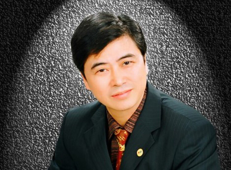 Nhạc sĩ Nguyễn Trung thời trẻ.