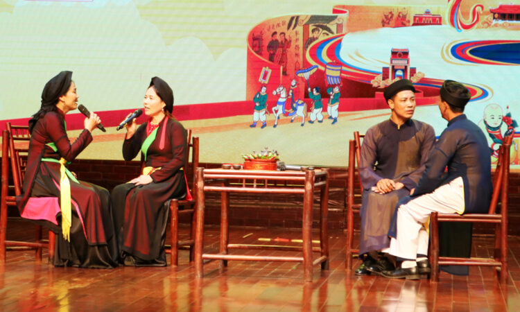 Vòng Chung kết nội dung đối đáp 150 câu quan họ cổ.